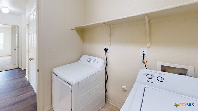 Building Photo - 3206 John Porter Dr