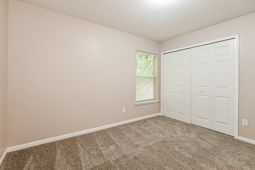 Building Photo - 2112 S Cranbrook Ave