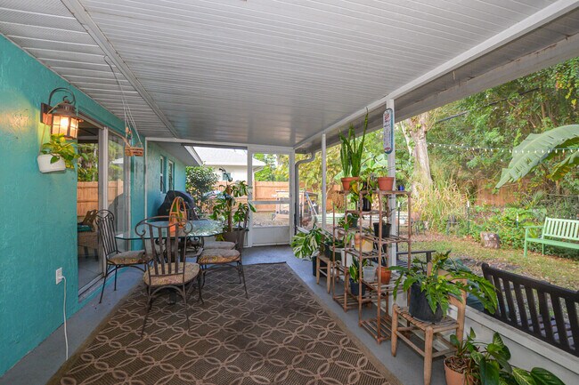 Building Photo - 2386 28th Ave SW