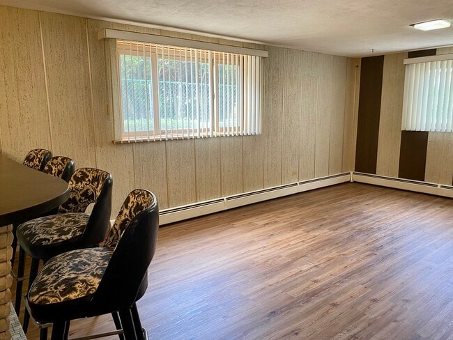 Building Photo - 4520 Thatcher Ave