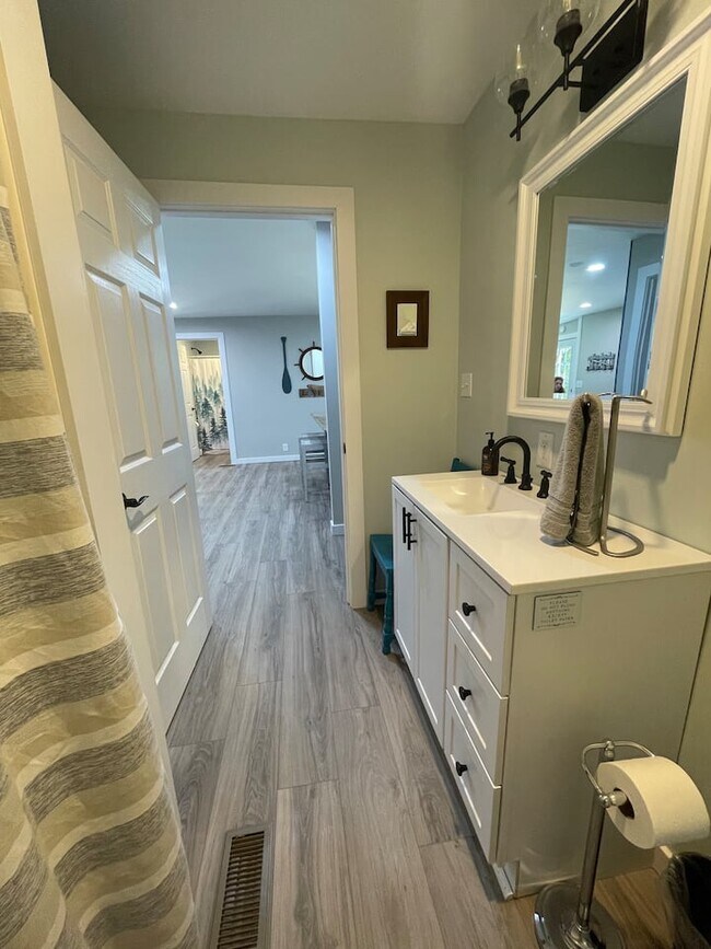 Bathroom #2 - 5804 Barnhart Rd
