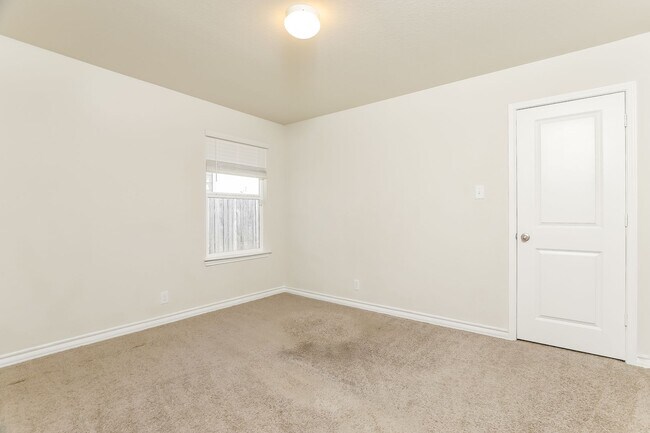 Building Photo - 4 Bedrooms- 11 miles from Lackland AFB