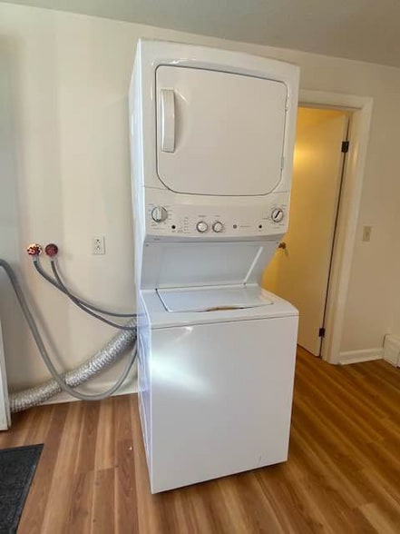 Building Photo - 106 Burnell Dr