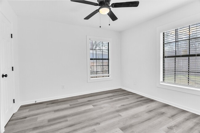 Building Photo - 510 Willow St