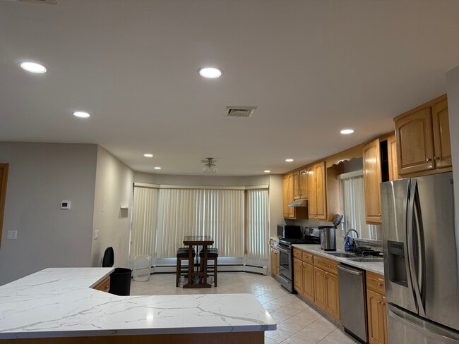 Building Photo - 49 Orris Ave