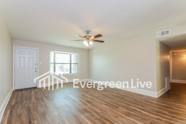 Building Photo - 1225 Bard Dr