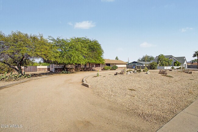 Building Photo - 16223 N 40th Pl