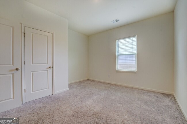Building Photo - 7061 Rochford Dr