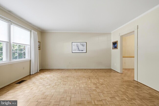 Building Photo - 8350 Glastonbury Ct