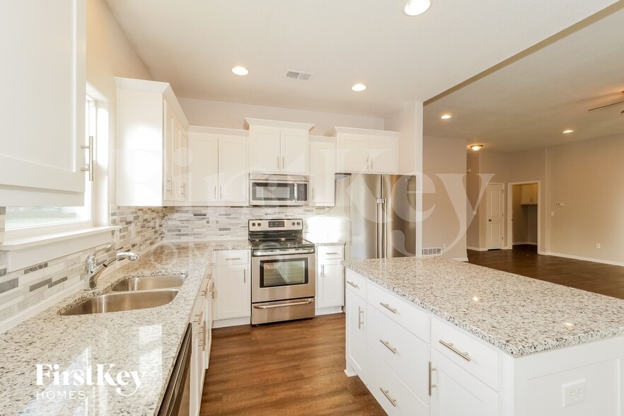 Building Photo - 16811 Onyx Terrace