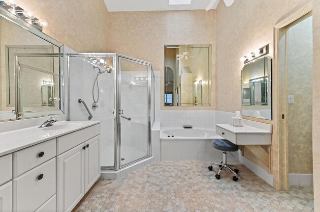 Building Photo - 8319 Horseshoe Bay Rd