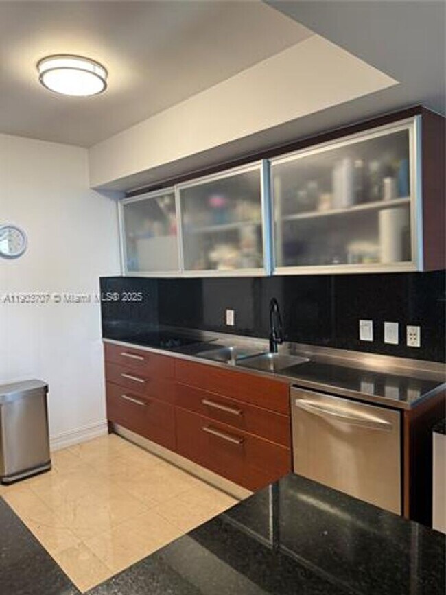 Building Photo - 1850 S Ocean Dr