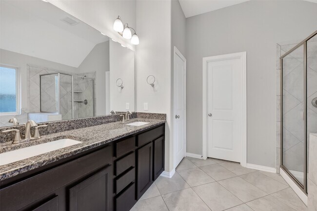 Building Photo - 134 S Bearkat Ct
