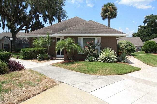 Building Photo - 1098 Villa Ln