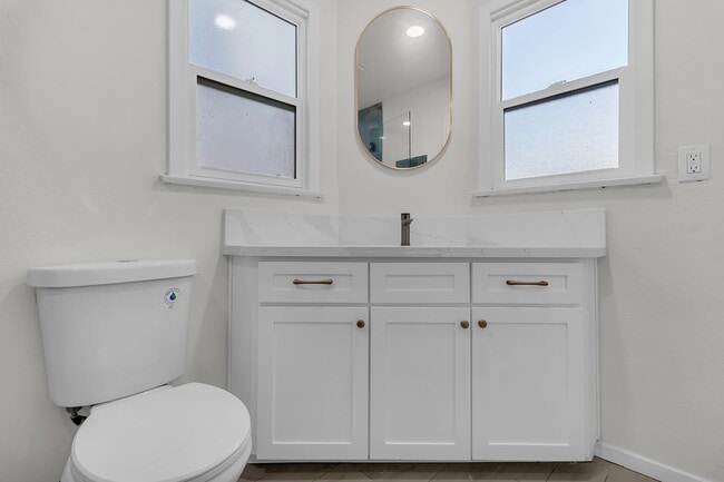 Building Photo - 16865 Bayview Dr