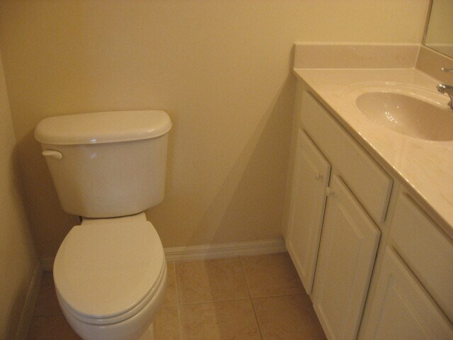 Building Photo - Cypress Landing 8205