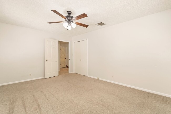 Building Photo - 1407 Key St
