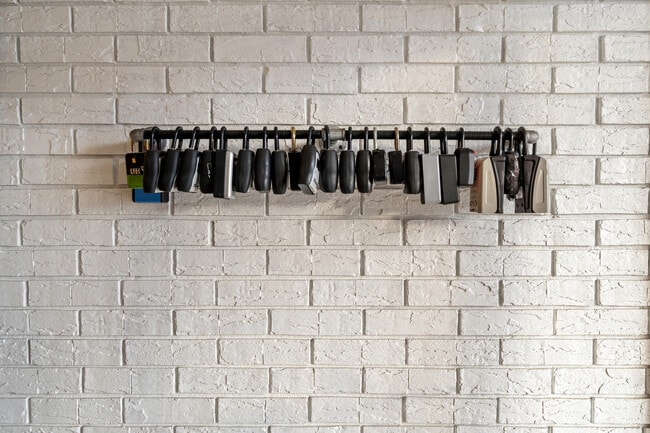 Building Photo - 5310 N Chester Ave