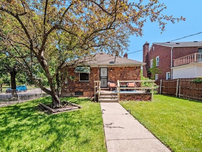 Building Photo - 10825 Worden St