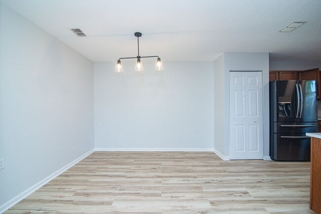 Building Photo - 1101 Scheidel Ct