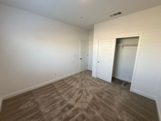 Building Photo - Lennar Home with Solar Available now for m...