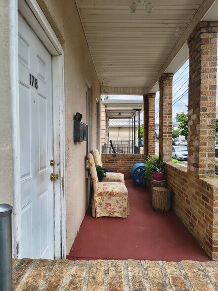 Building Photo - 178 Redmond St
