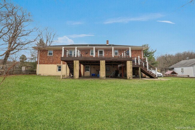 Building Photo - 2 Gillis Ave