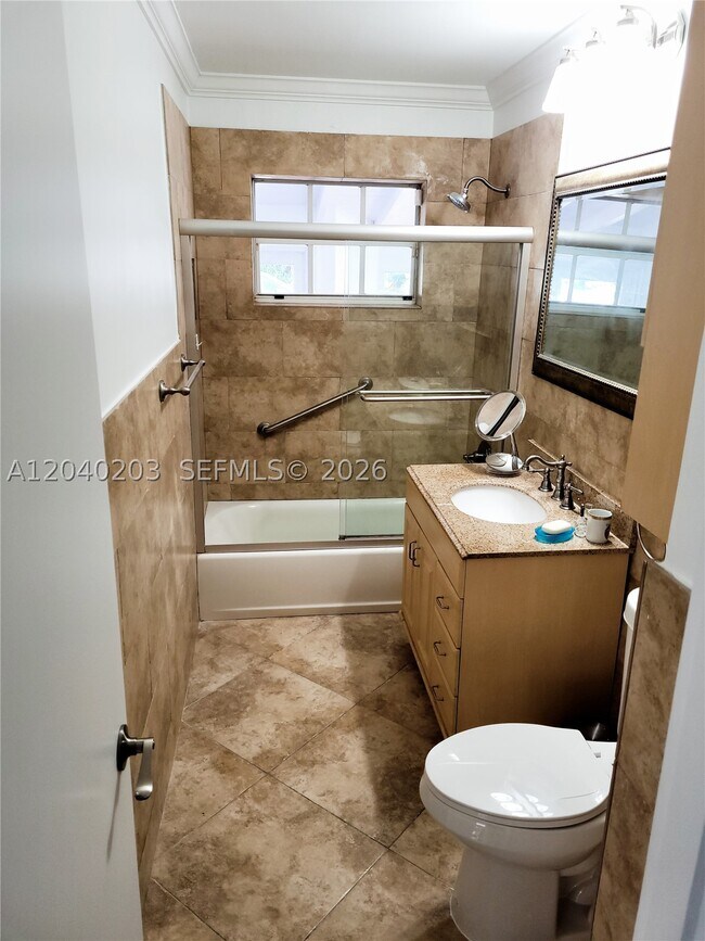 Building Photo - 5200 SW 89th Pl