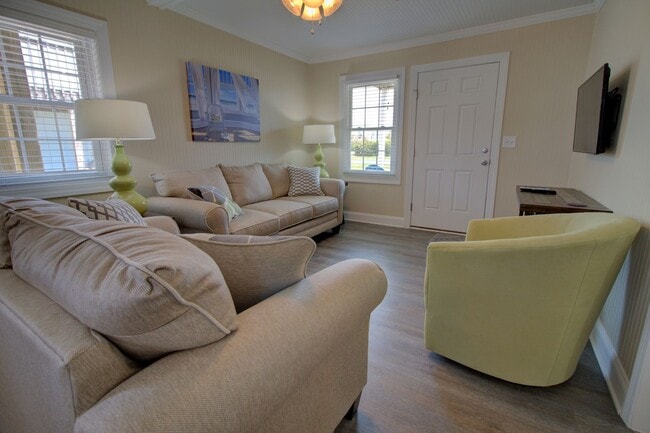 Building Photo - Year Round 2BR 1BA Unit On Topsail Island