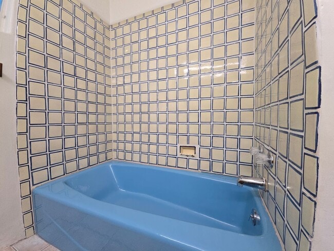 Building Photo - 27633 W Frontage Rd