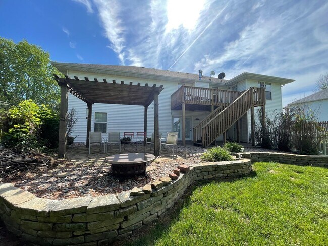 Building Photo - PRE-LEASING - Fully Furnished 6mo Short Term Rental in Ozark