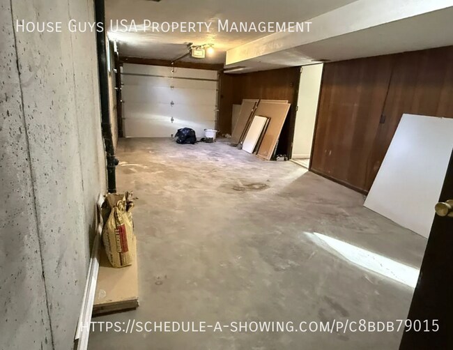 Building Photo - 2903 Tepee Ave