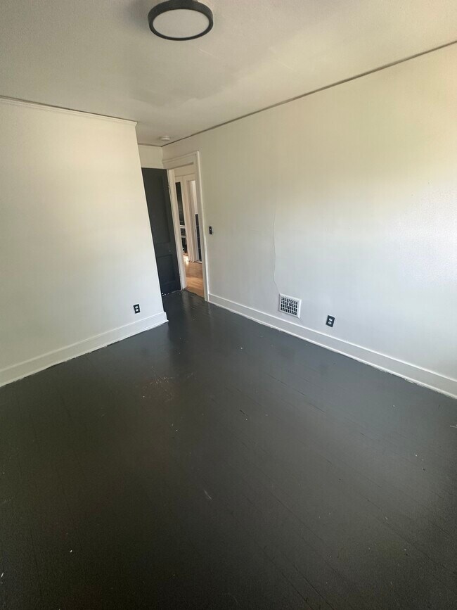 Building Photo - 16171 Santa Rosa Dr