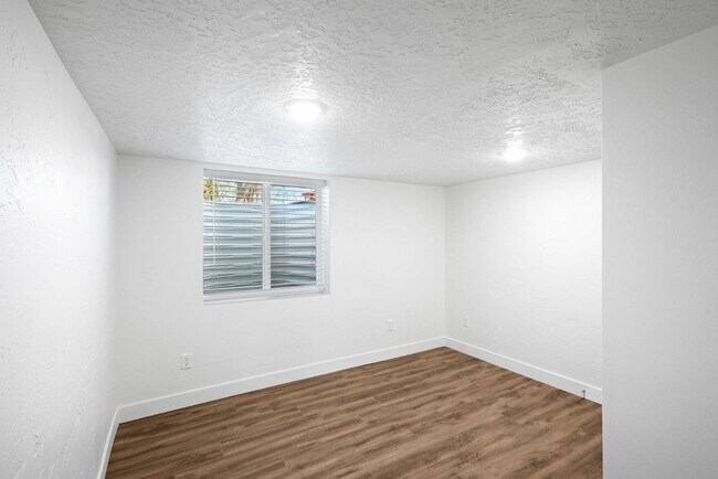 Building Photo - 781 S 1800 W