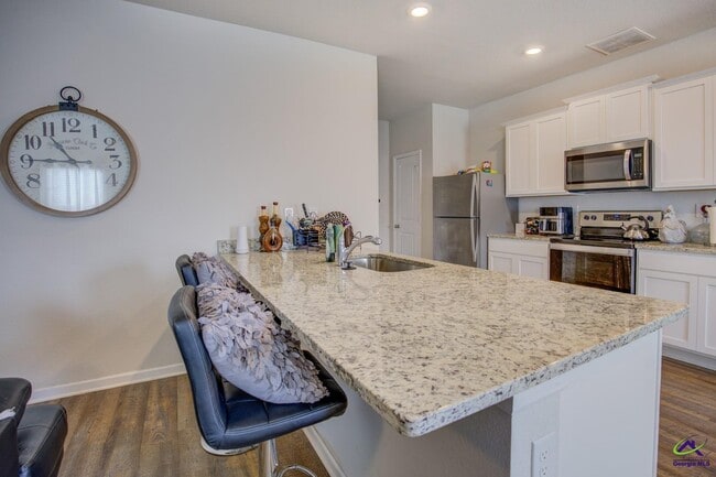 Building Photo - 3294 Bridgewood Dr