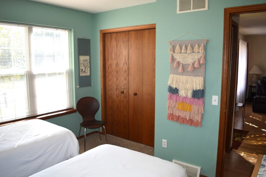 Building Photo - 5270 Summer Ridge Dr