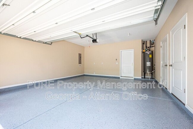 Building Photo - 13117 W Twin Alley