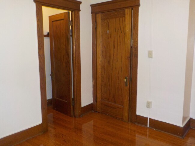 Building Photo - 969 Lancaster Ave