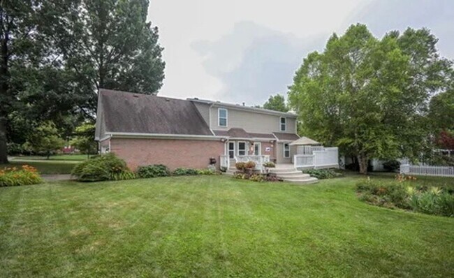 Building Photo - 4701 Shenandoah Dr