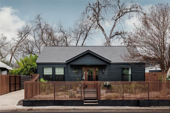 Building Photo - 2613 E 2nd St