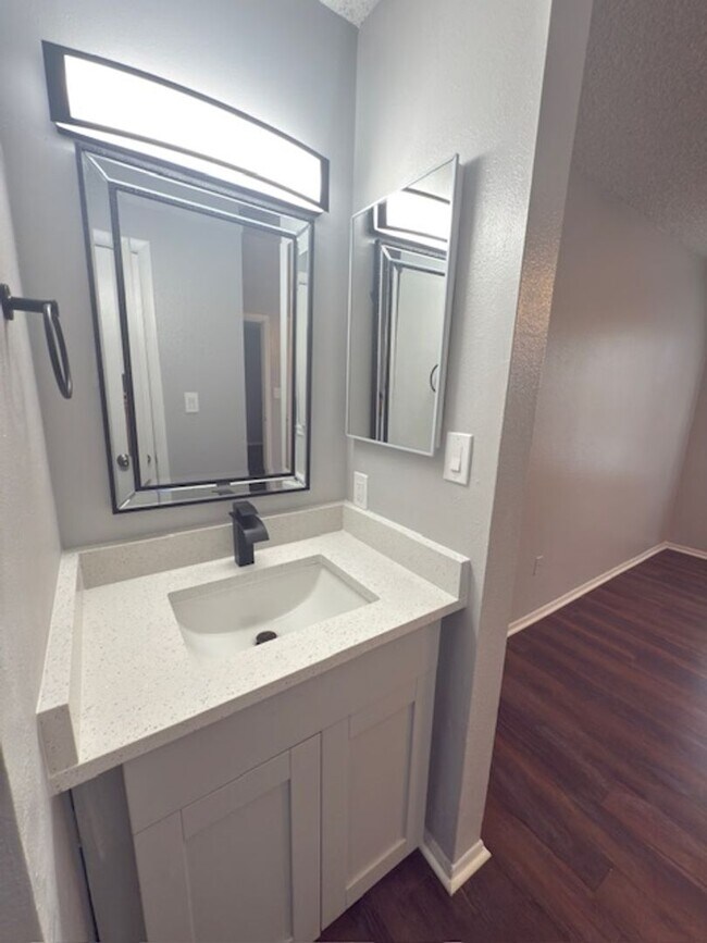 Building Photo - 208 Afton Square