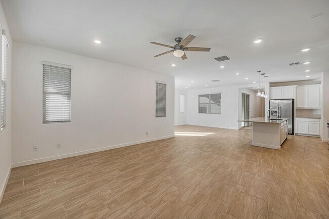 Building Photo - 12881 N 145th Dr