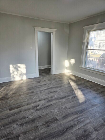 Building Photo - 21 Vassar St