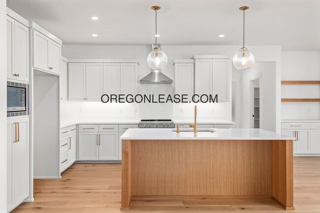 Building Photo - Gorgeous New Construction in Brand New Veneta Subdivision