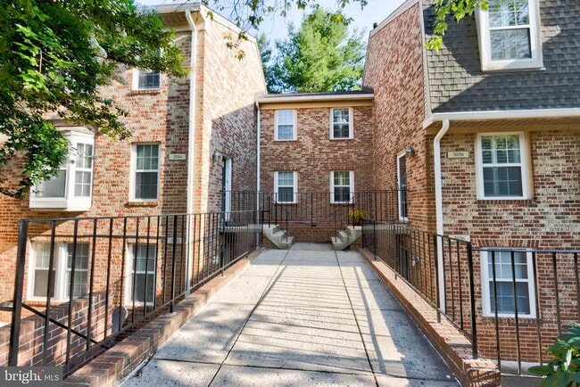 Building Photo - 3934 Chesterwood Dr