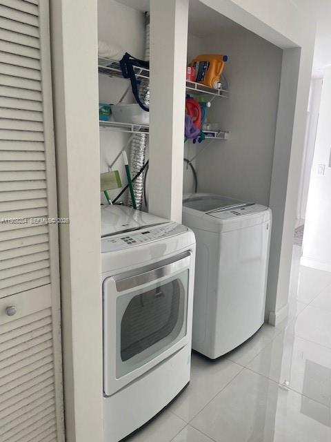 Building Photo - 215 SW 42nd Ave