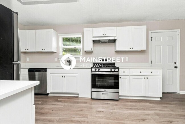 Building Photo - 4 Bedroom Pet-Friendly Home in Atlanta, GA with Main Street Renewal