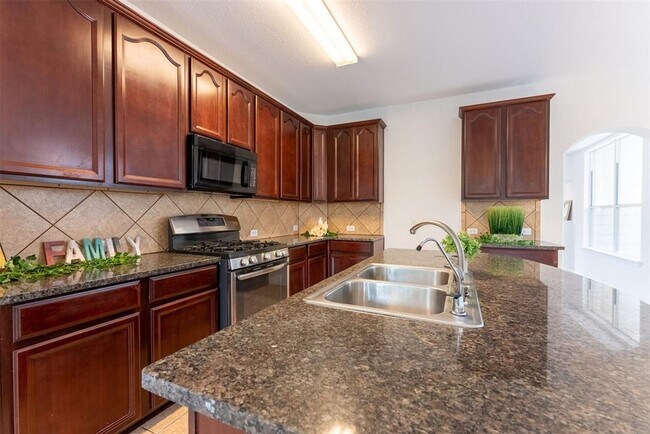 Building Photo - 21706 Spring Vine Ln