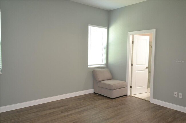 Building Photo - 281 Diogenes St