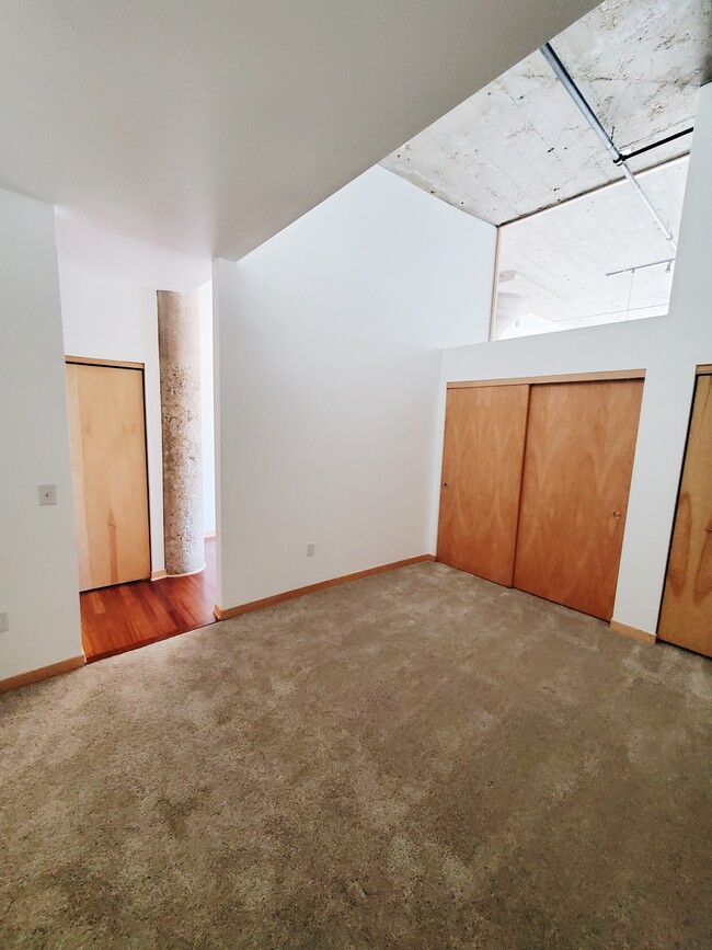 Building Photo - Stunning 1BED/1BATH Third Ward Condo